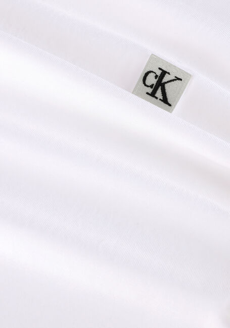 Weiße CALVIN KLEIN T-shirt CK EMBRO BADGE TEE - large