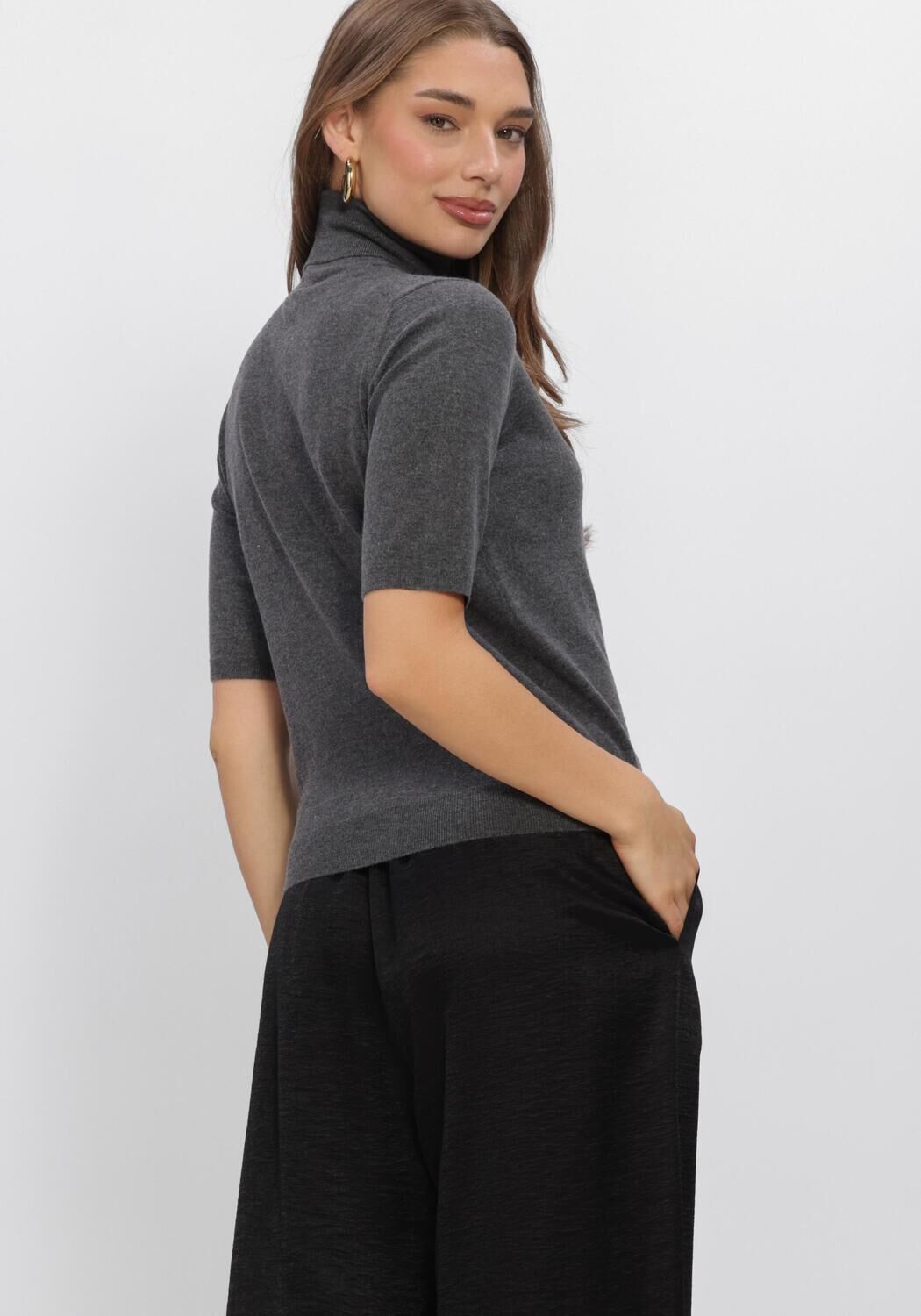 Dunkelgrau BOII STUDIOS Top AKSA T-NECK KNIT - large