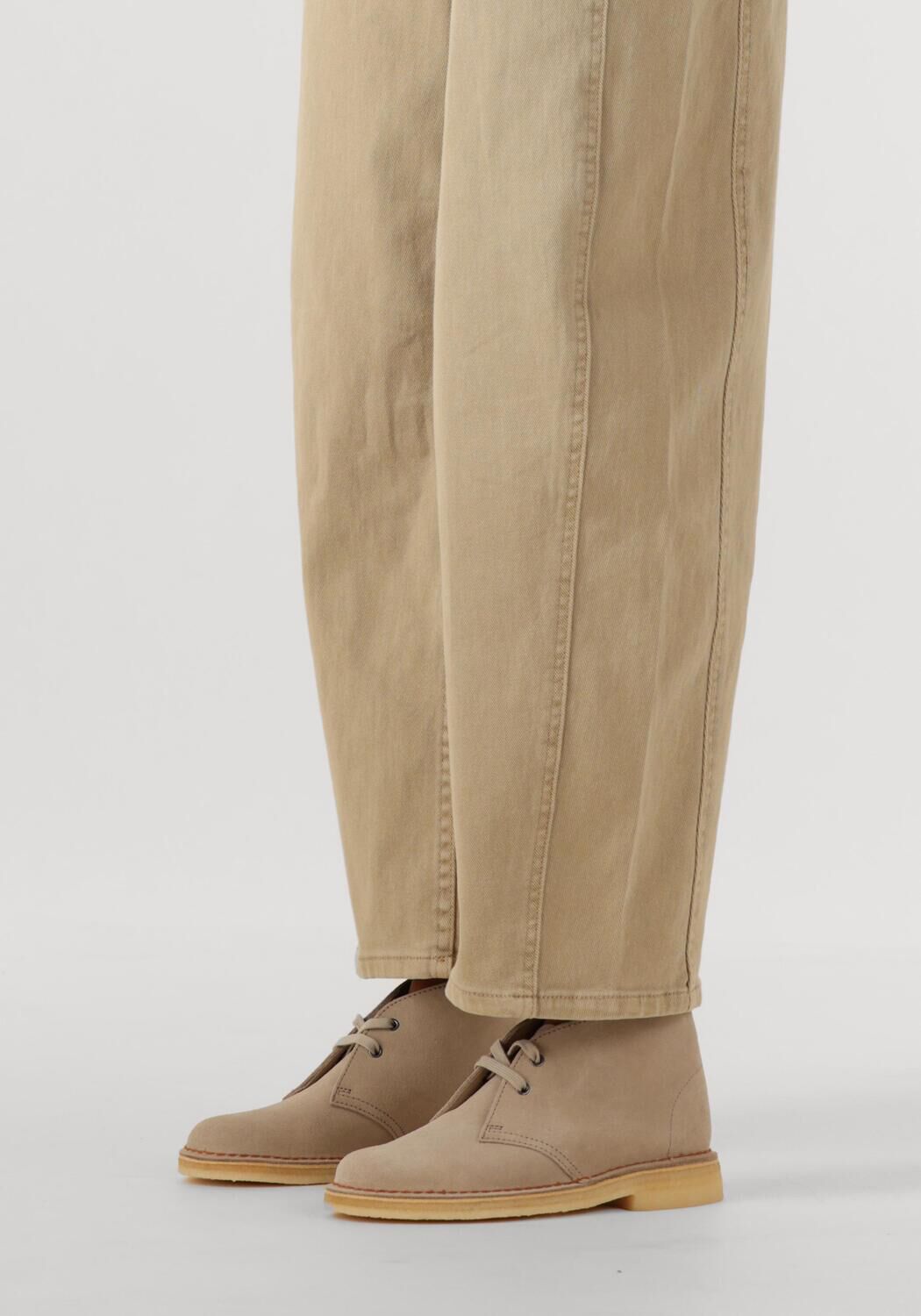 Beige CLARKS ORIGINALS Schn&uuml;rboots DESERT BOOT DAMES - large