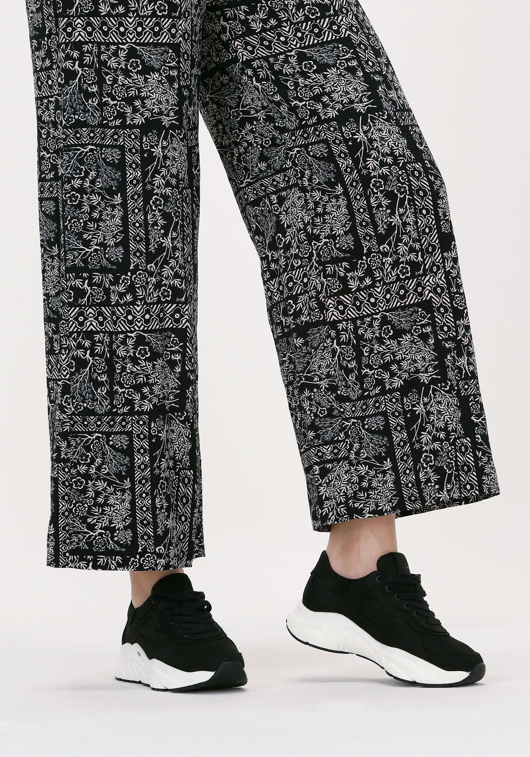 Schwarze HUB Sneaker Low ROCK-W - large