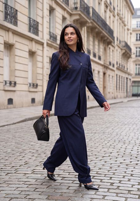 Dunkelblau HAUTE L'AMITI&Eacute; Blazers NAVY PIN OVERLAP BLAZER - large