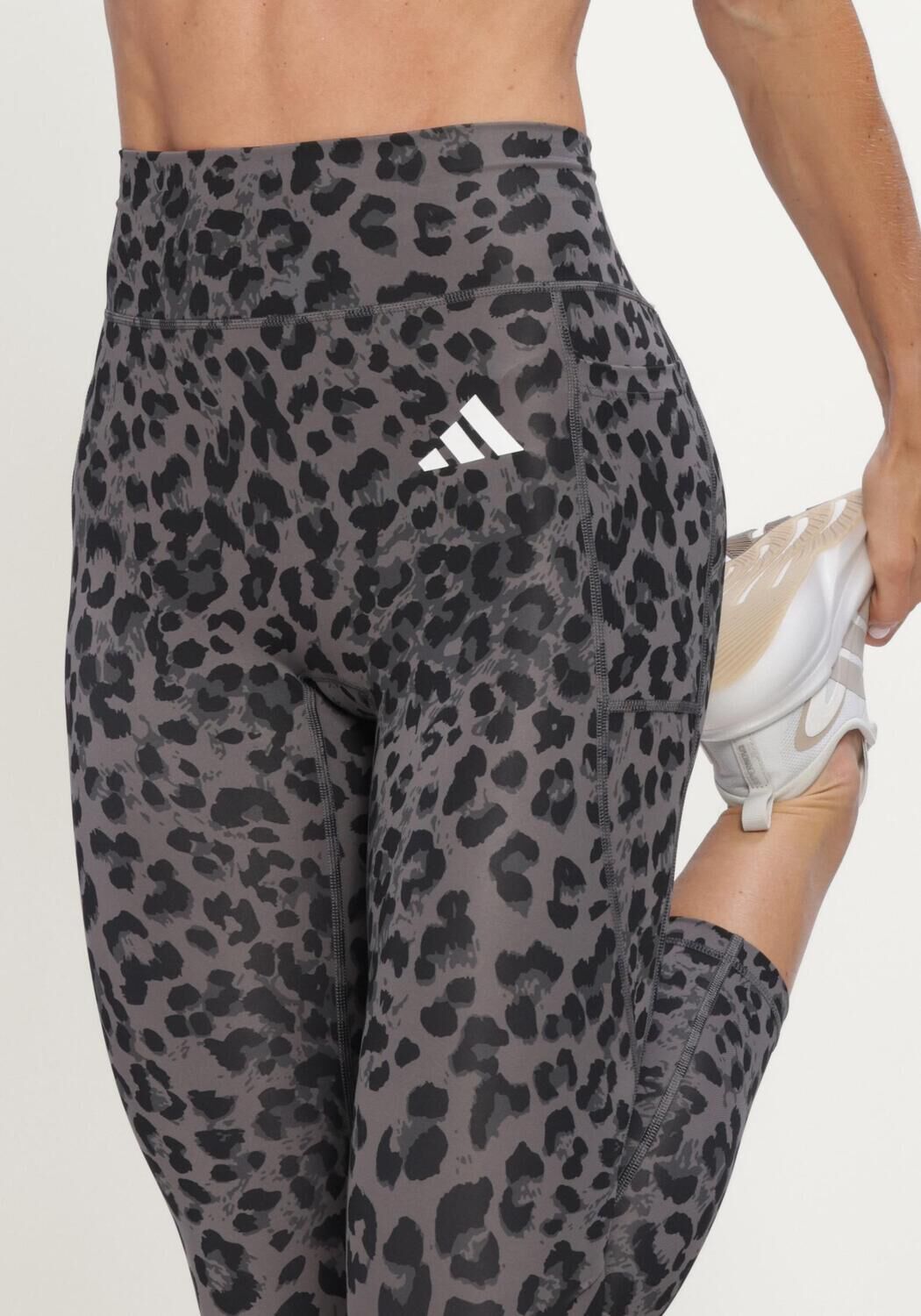 Braune ADIDAS Hosen OPT ESS AOP 7/8 - large