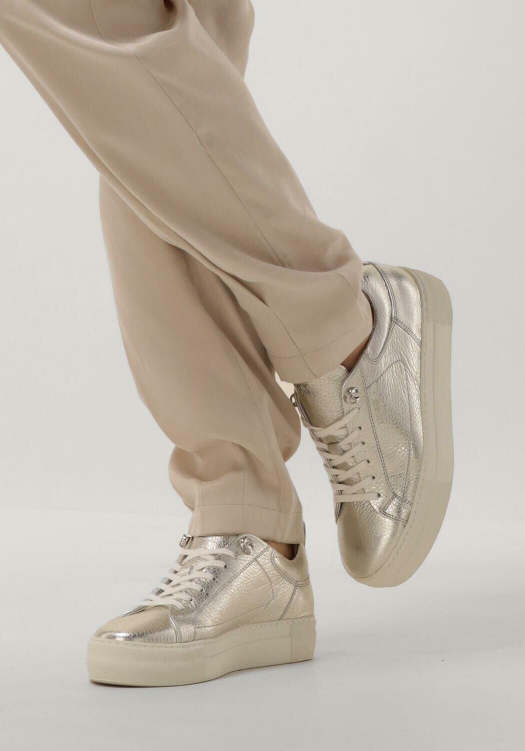 Silberne RED-RAG Sneaker Low 74402 - large