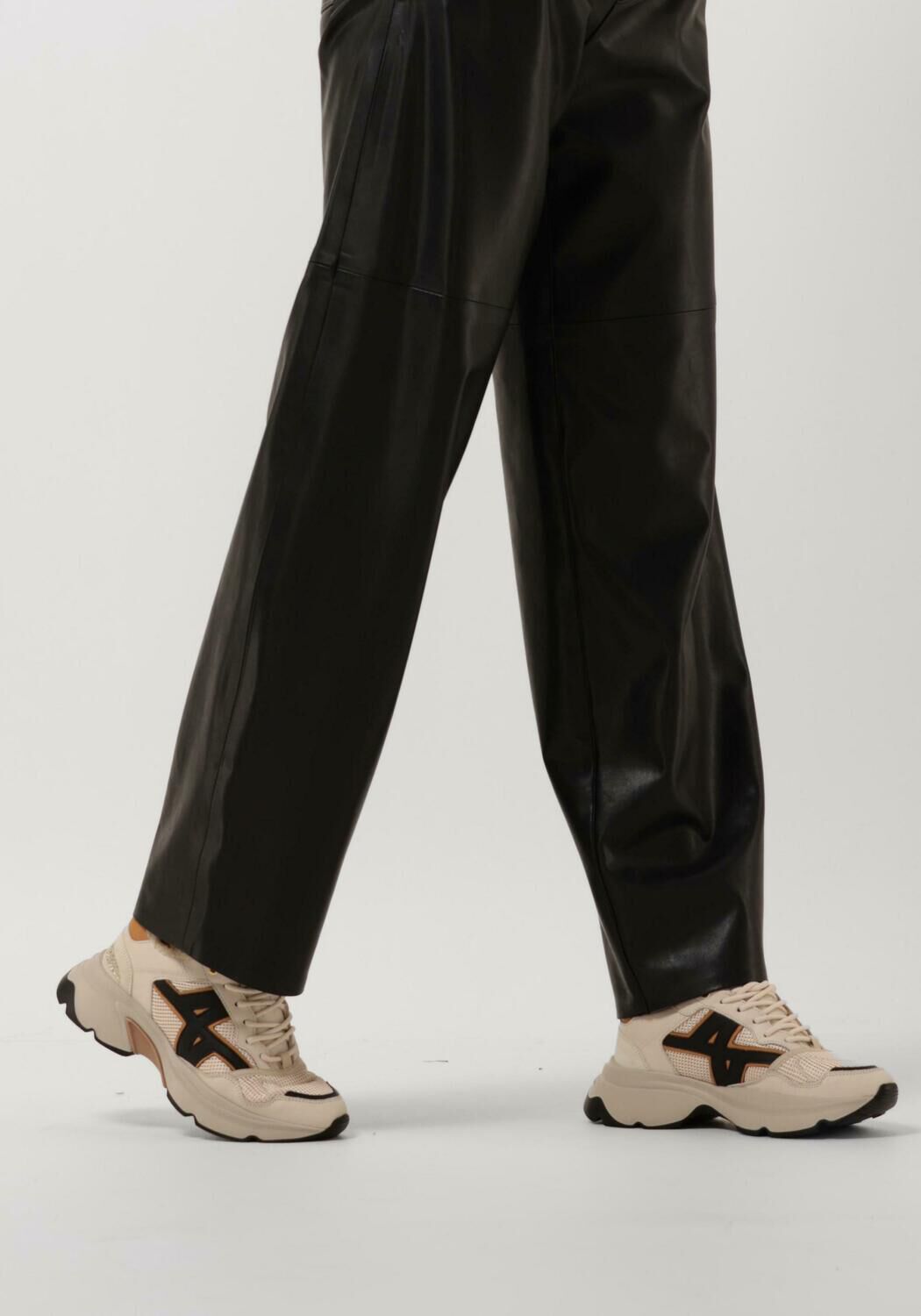 Beige NUBIKK Sneaker Low ROSS TREK FUR - large