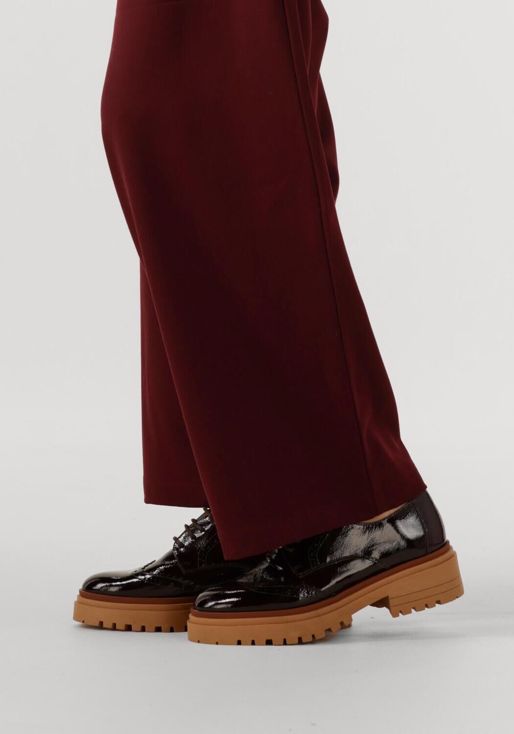 Braune CTWLK Schn&uuml;rschuhe SIMON - large