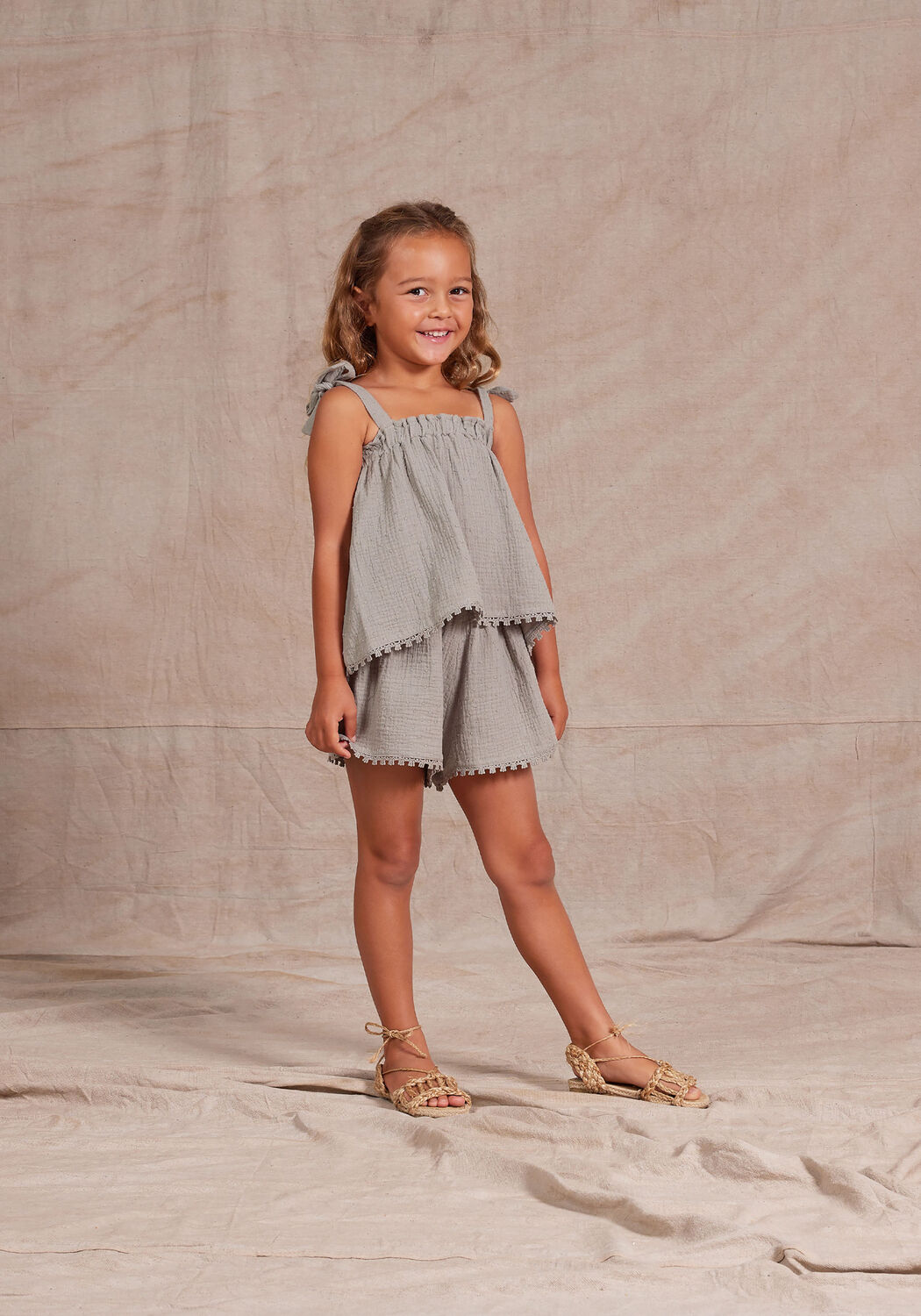 Graue RYLEE + CRU Hosen REMI SHORTS - large