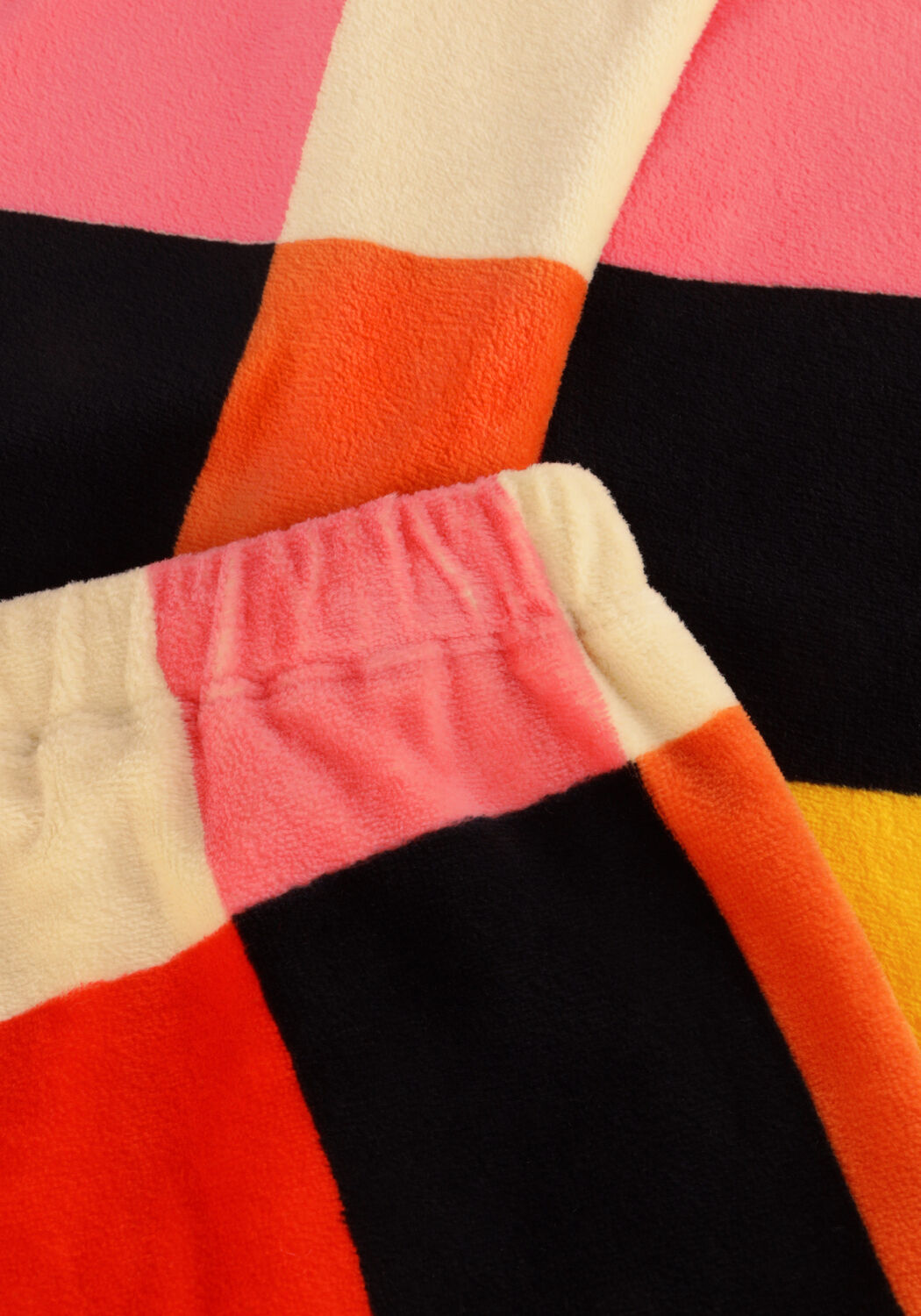 Rote CARLIJNQ Legging CHECKERS-FLARED LEGGING - large