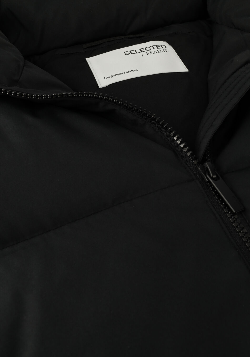 Schwarze SELECTED WOMEN Wattierte Jack DAISY DOWN JACKET B - large