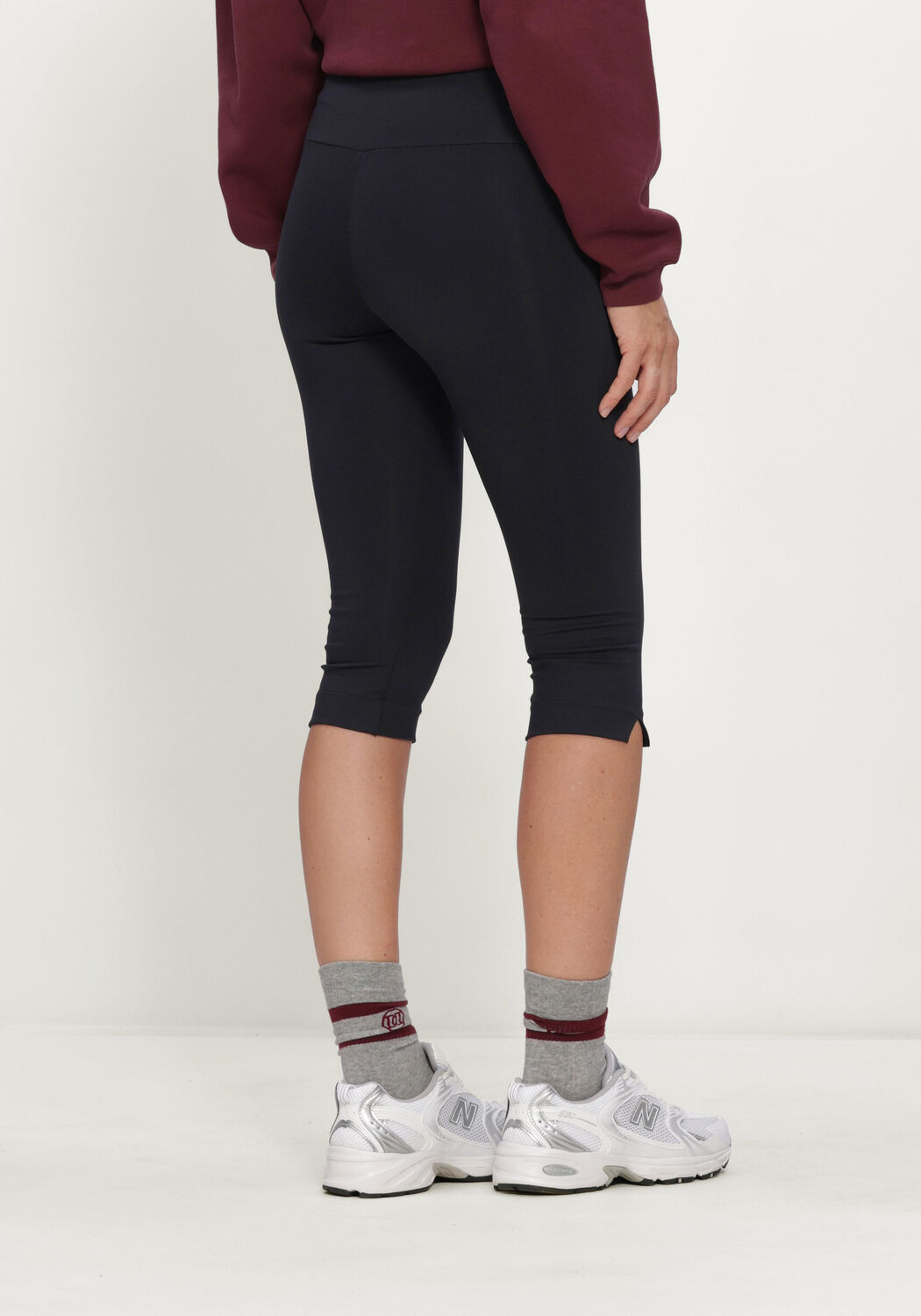 Schwarze DEBLON SPORTS Hosen CAPRI SLIT LEGGINGS HIGH WAIST - large