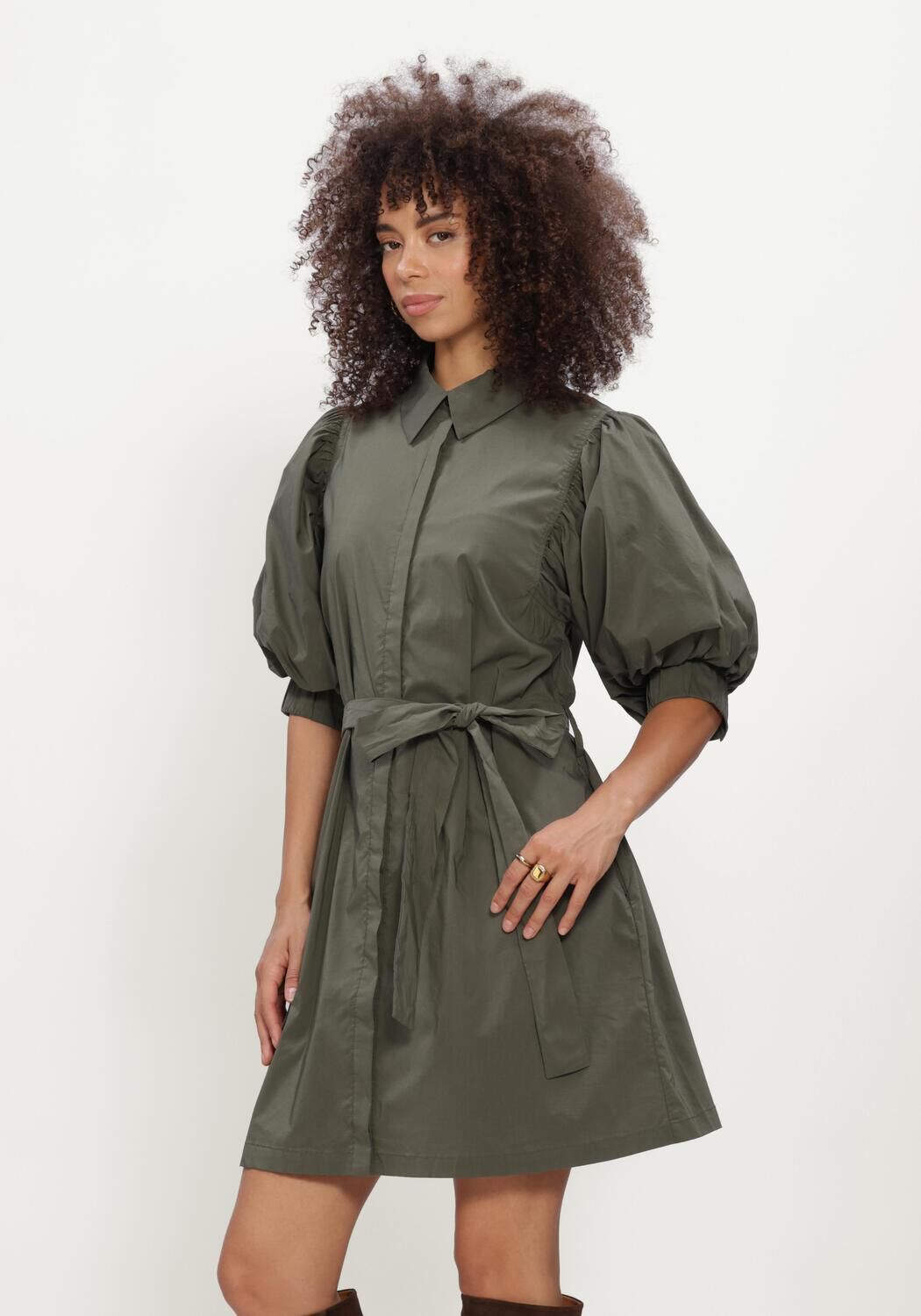 Gr&uuml;ne NEO NOIR Midikleid SERENE POPLIN DRESS - large
