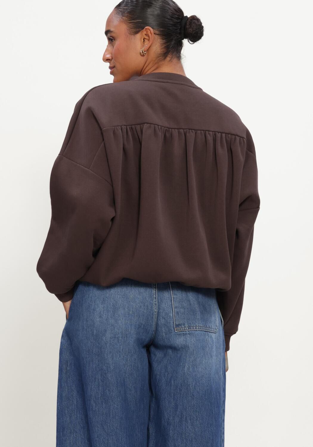 Braune EST'SEVEN Sweatshirt MONCHOU 26 - large