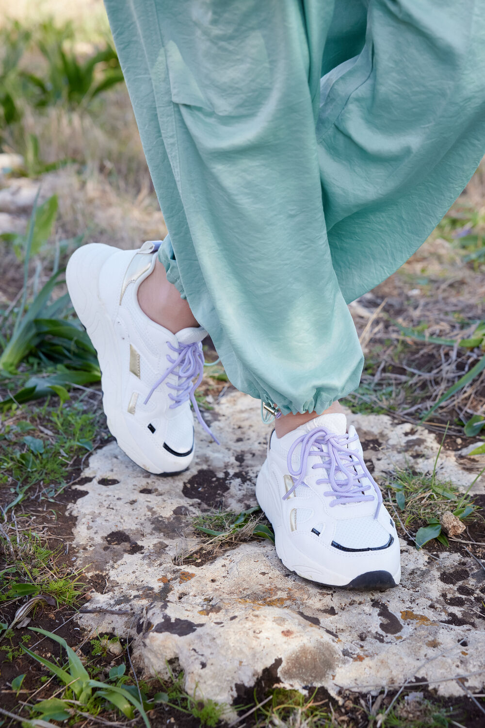 Wei&szlig;e OMODA Sneaker Low JAZZ - large