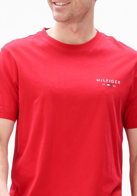 Rote TOMMY HILFIGER T-shirt BRAND LOVE SMALL HILFIGER TEE - large