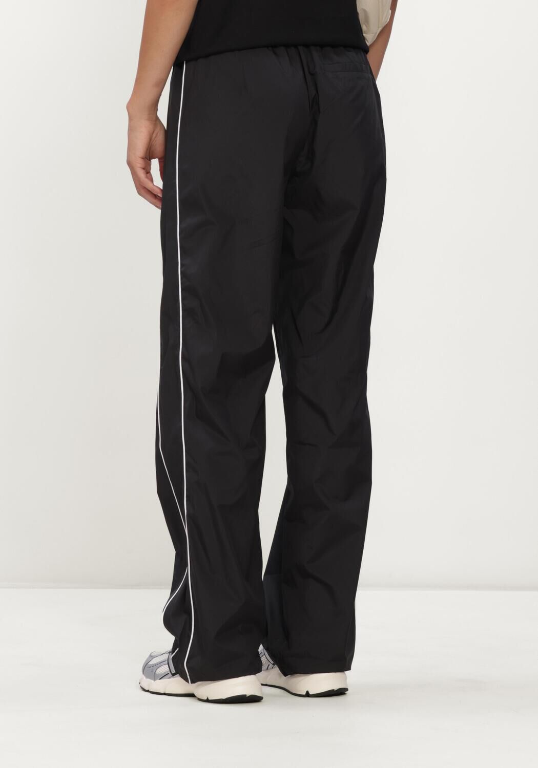 Schwarze AIM'N Jogginghose BALANCE TRACKSUIT PANTS - large