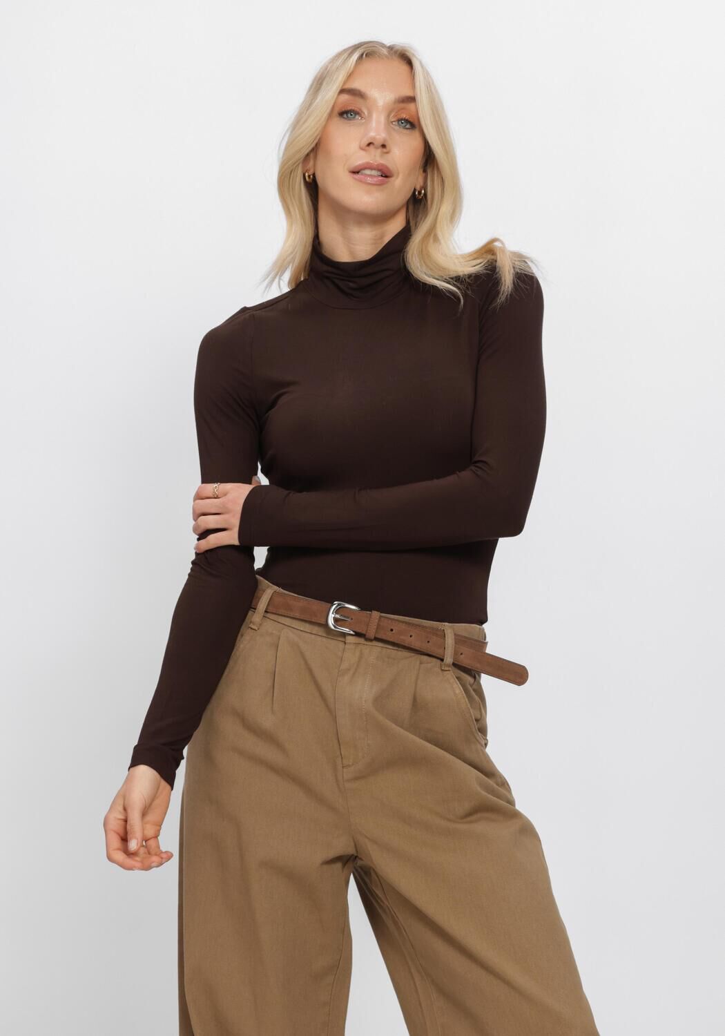 Braune WITHBLACK Pullover WBLLENA LS TURTLENECK - large
