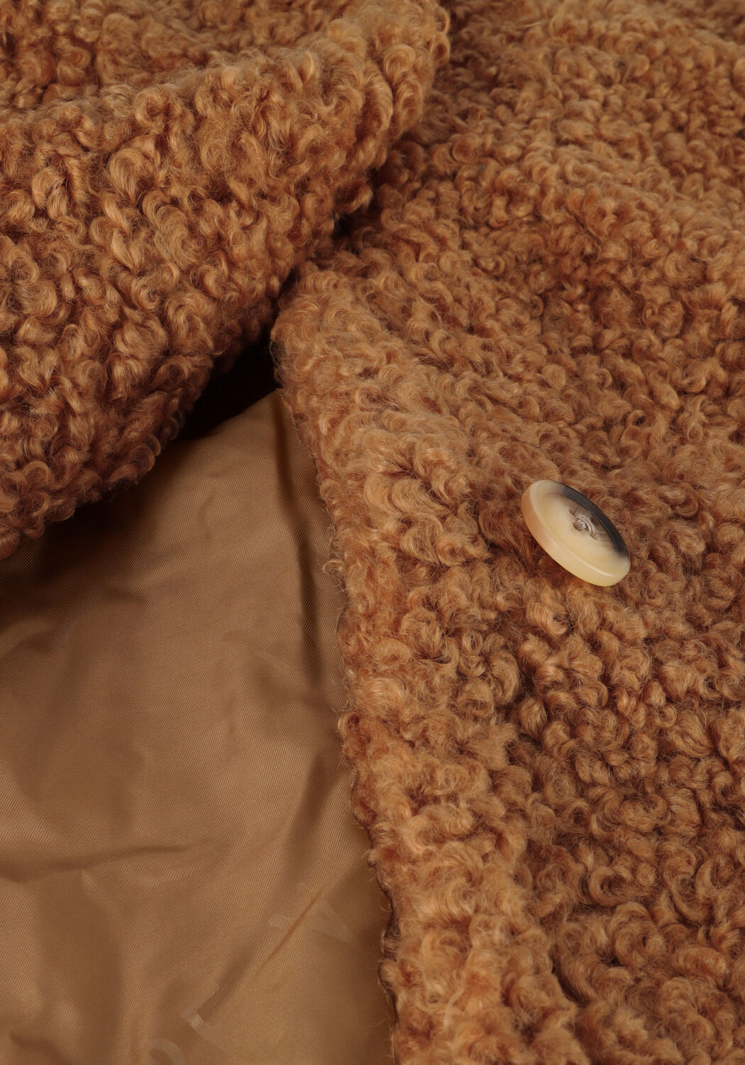 Cognacfarbene NOTRE-V Gilet BELTED TEDDY GILET - large