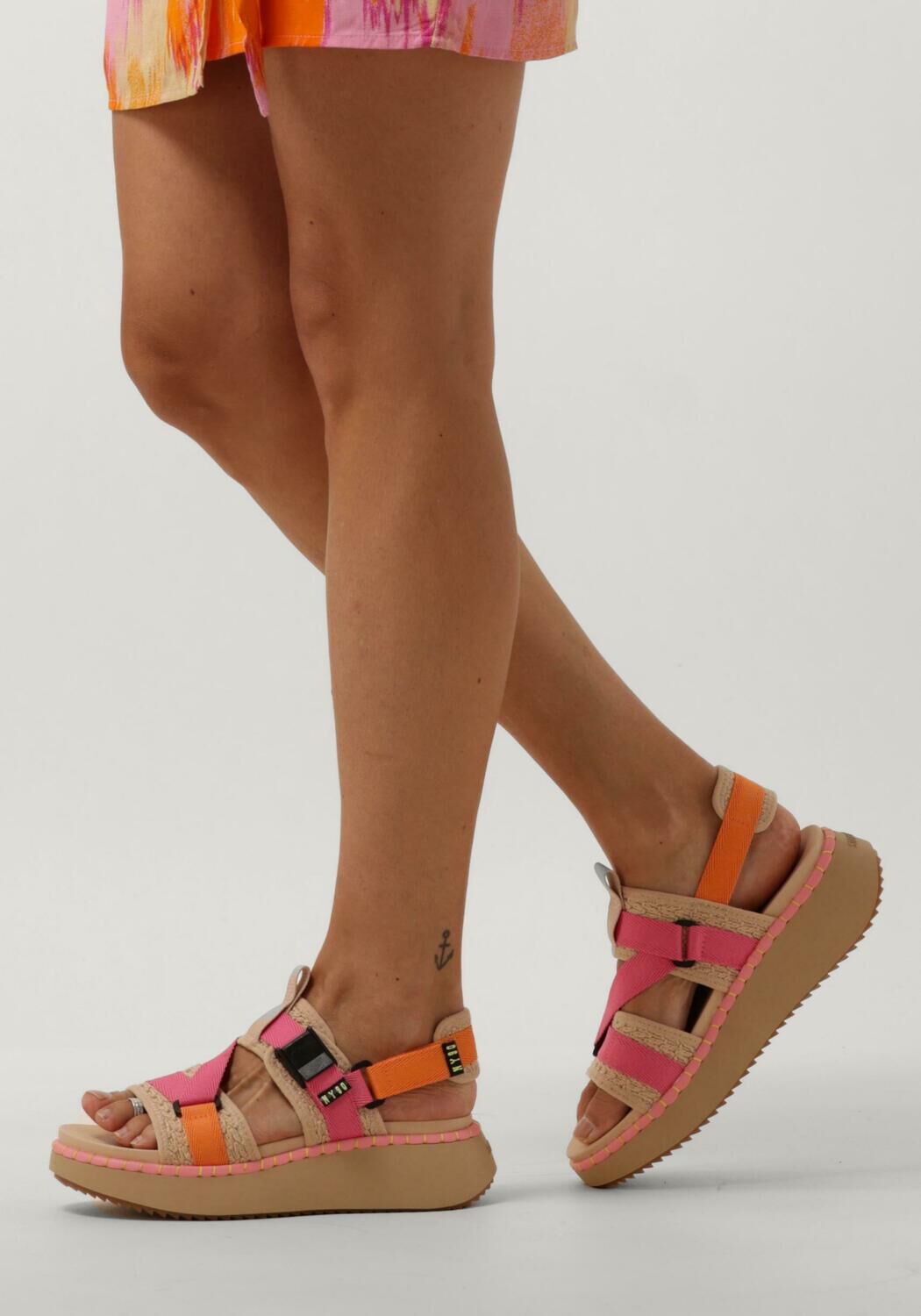 Orangene STEVE MADDEN Sandalen DECORUM - large