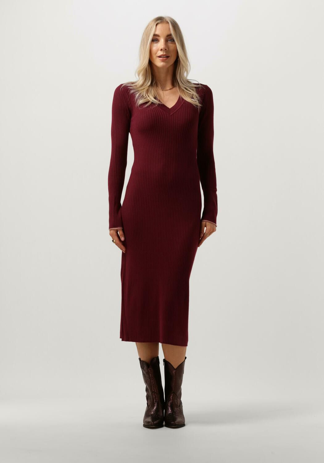 Bordeaux SCOTCH SODA Midikleid SKINNY RIB V NECK DRESS Omoda