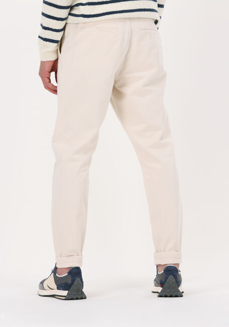 Nicht-gerade weiss ANERKJENDT Slim fit jeans AKJULIUS DENIM CHINO - large