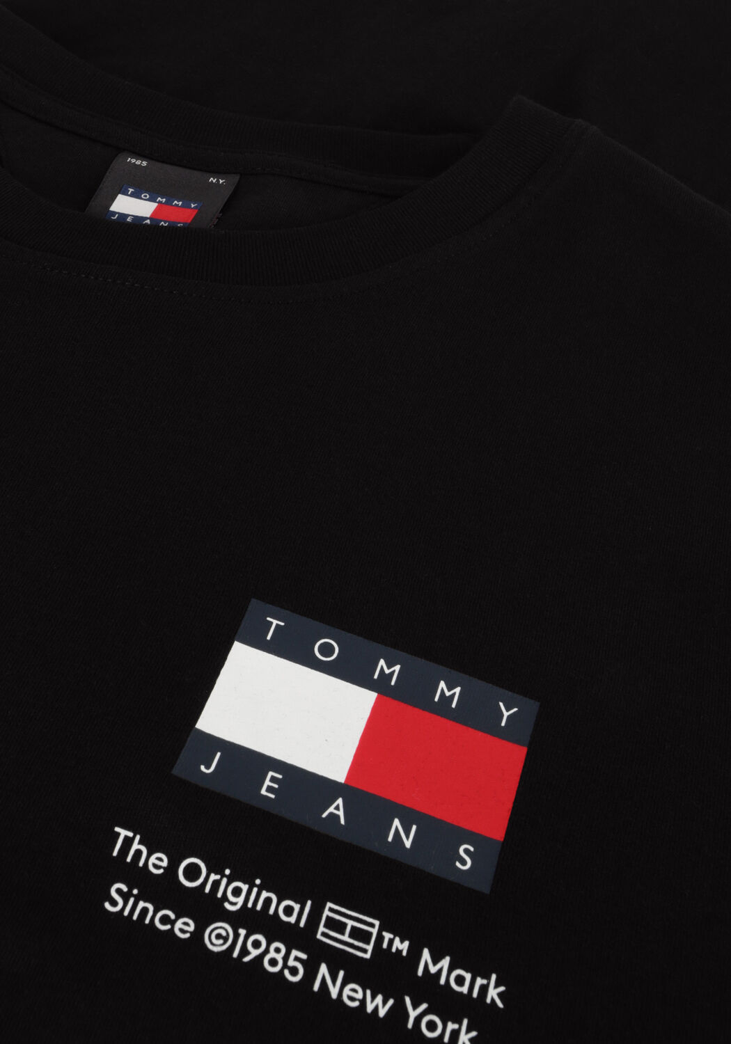 Schwarze TOMMY JEANS T-shirt TJM SLIM ESSENTIAL FLAG TEE - large