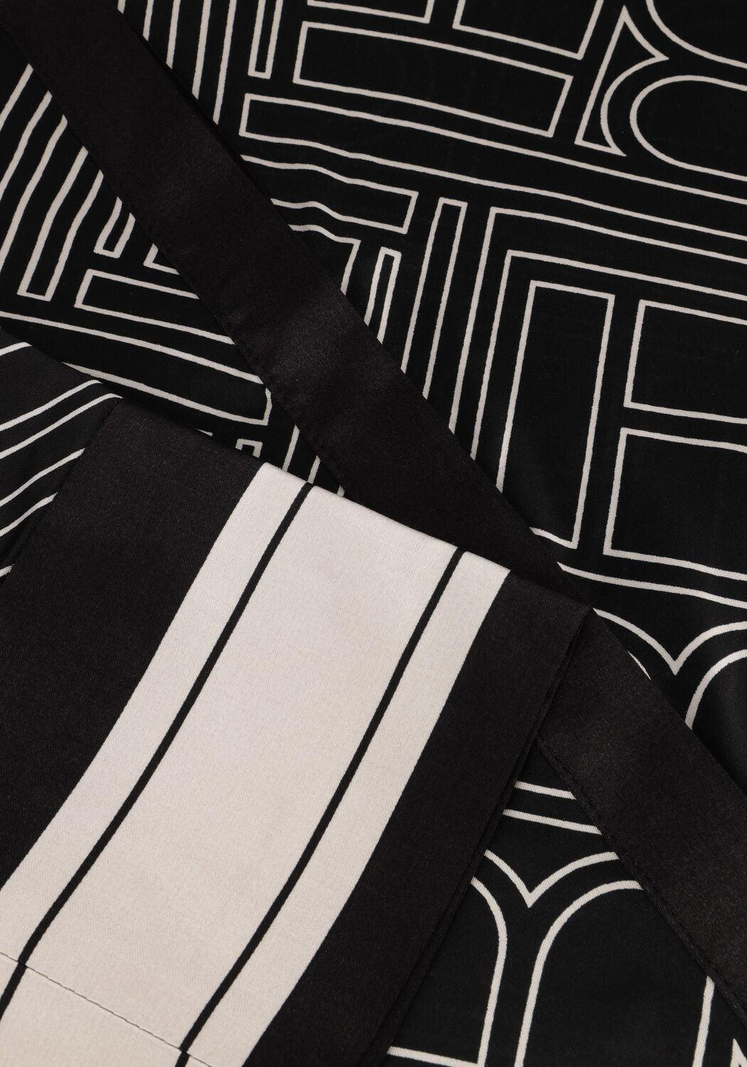 Schwarze BRUUNS BAZAAR Blusen FLORET AUDE SHIRT - large