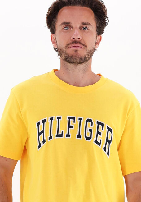 Gelbe TOMMY HILFIGER T-shirt HILFIGER ARCH CASUAL TEE - large