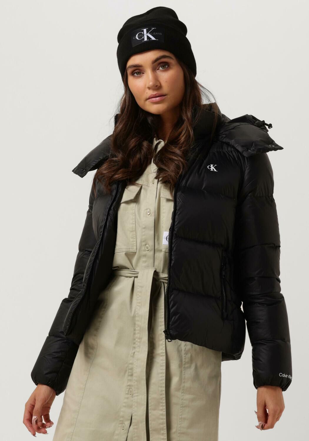 Schwarze CALVIN KLEIN Wattierte Jack CK MW DOWN SHORT PUFFER | Omoda