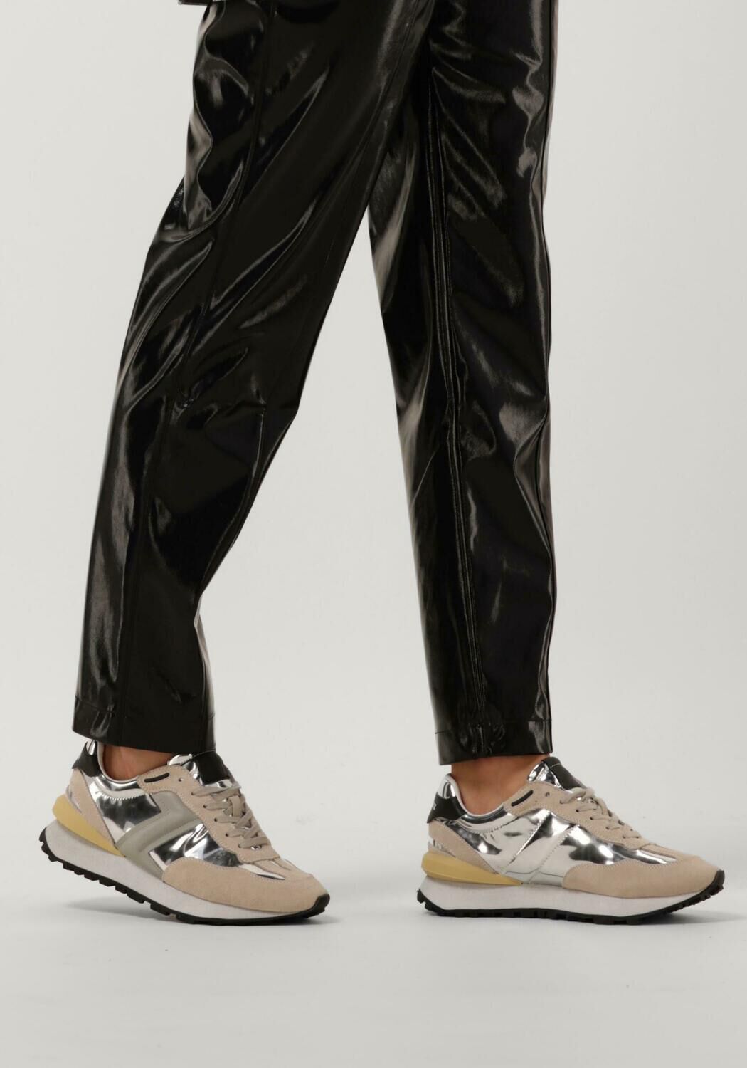 Silberne LOLA CRUZ Sneaker Low 431Z88BK - large