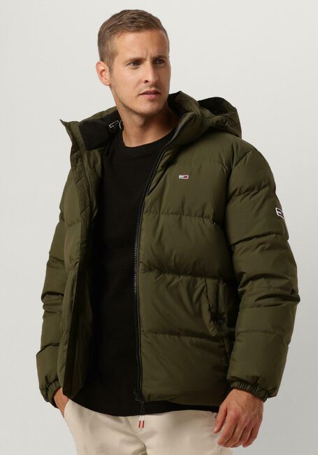 Grüne TOMMY JEANS Wattierte Jack TJM ESSENTIAL DOWN JACKET - large