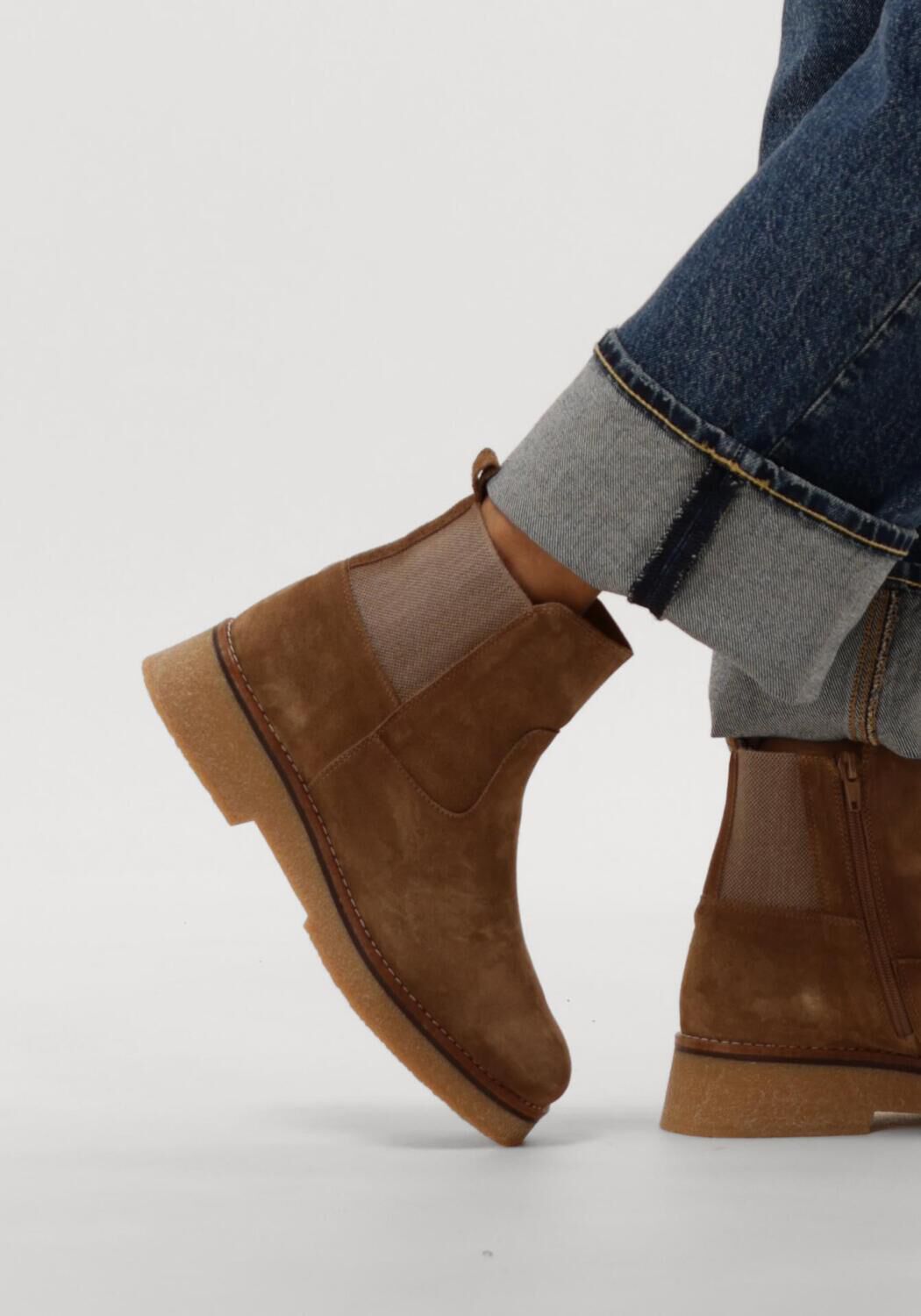 Beige CTWLK Chelsea Boots FERNANDO - large