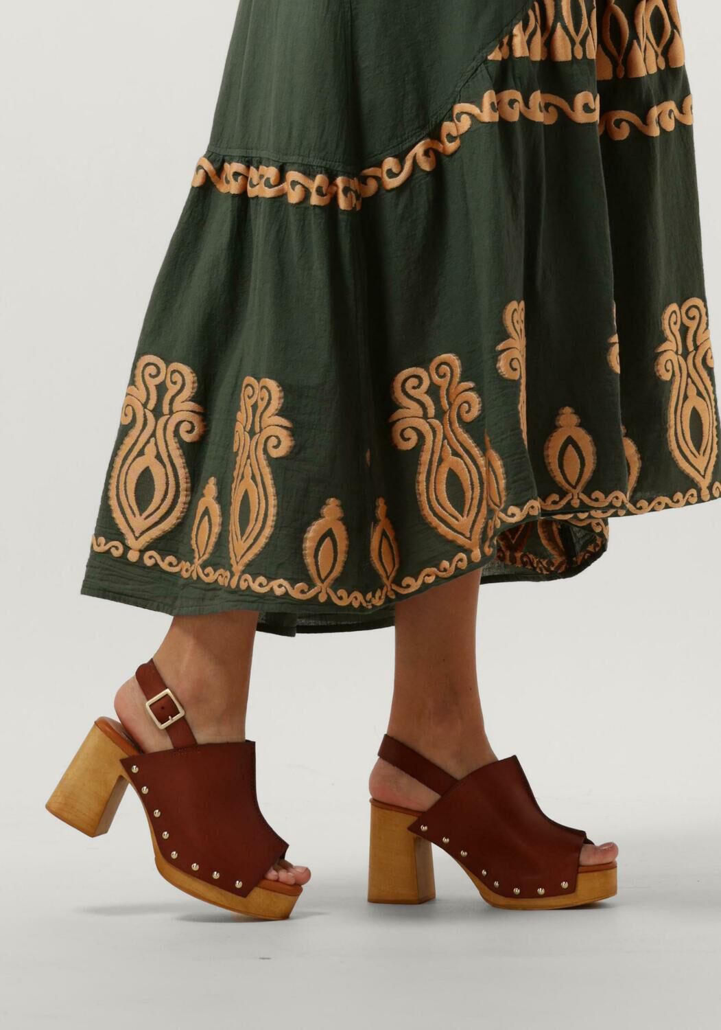 Cognacfarbene RED-RAG Sandalen 79572 - large