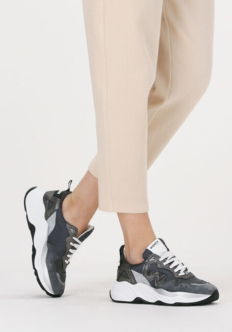 Silberne WOMSH Sneaker low FUTURA SILVER LINING - large