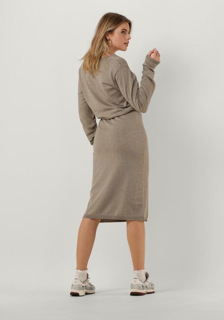 Braune MINUS Midikleid VILENA V-NECK KNIT DRESS - large