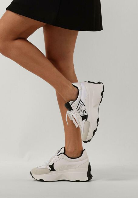 Weiße GUESS Sneaker Low CALEBB - large