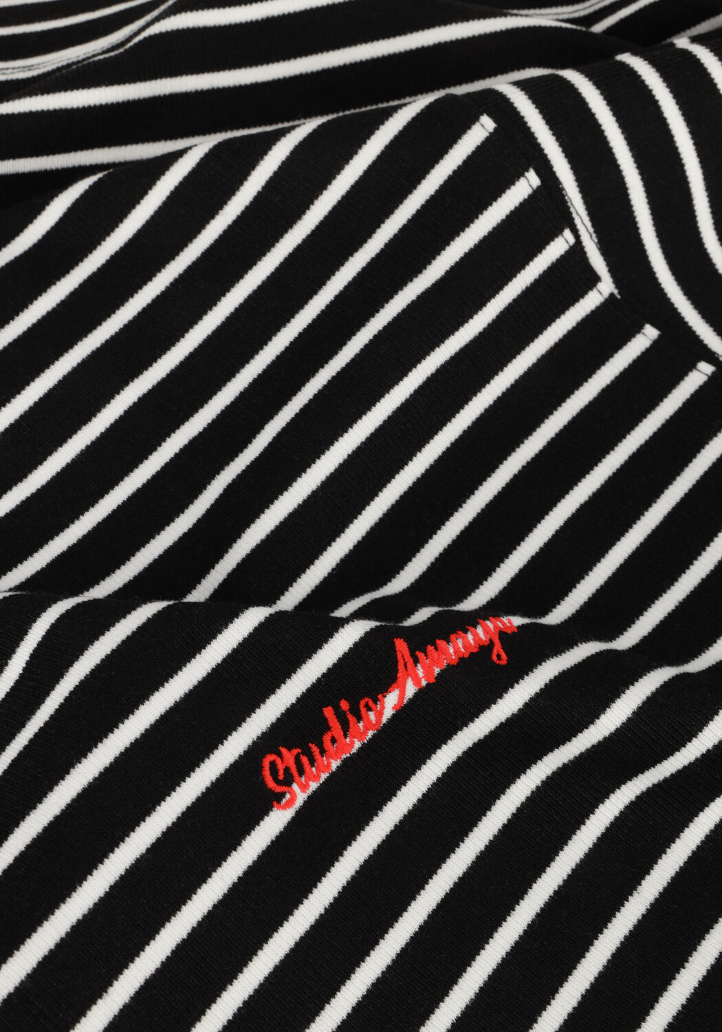 Schwarze STUDIO AMAYA Pullover VEDA - large