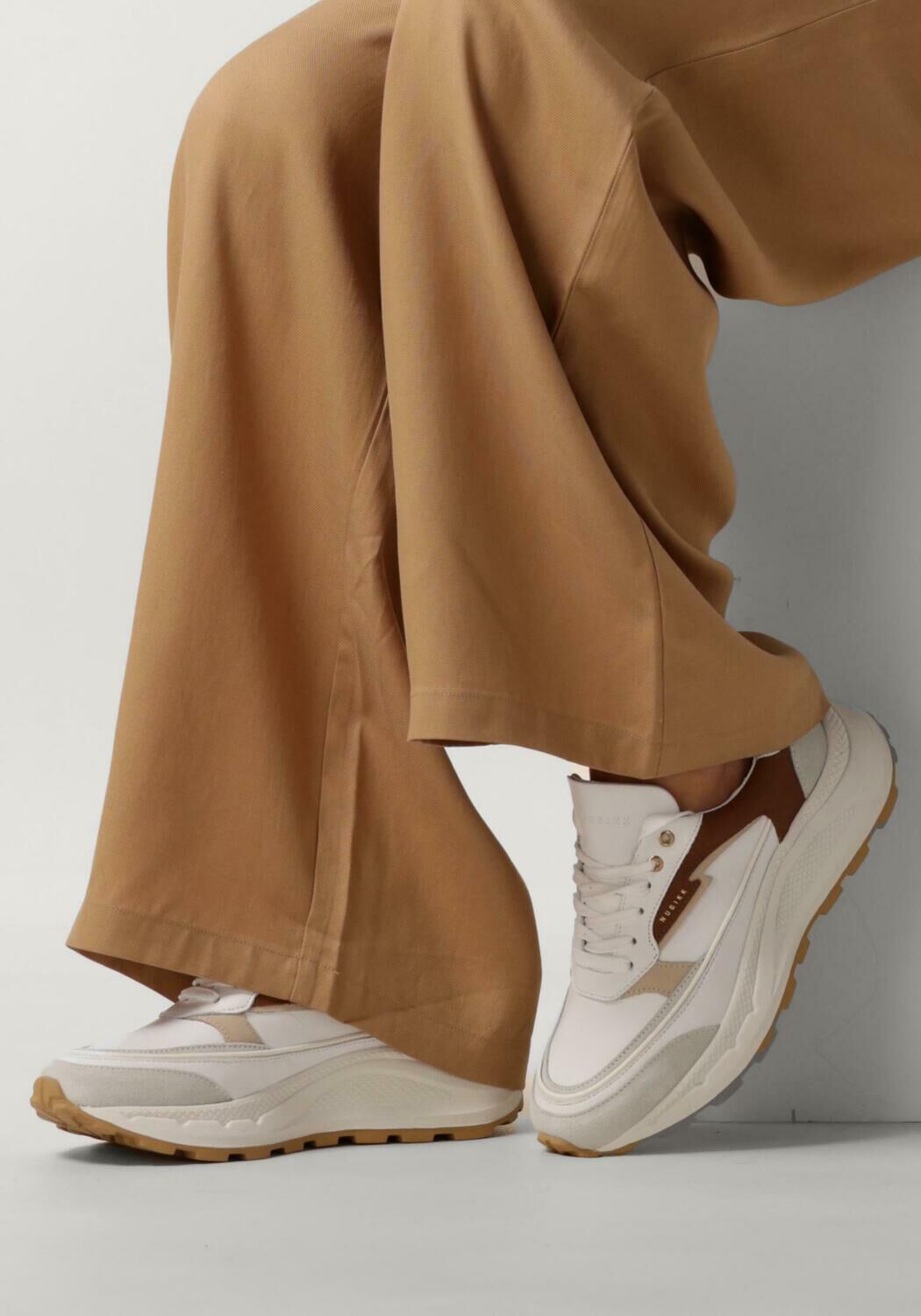 Wei&szlig;e NUBIKK Sneaker Low OBERON NORA - large