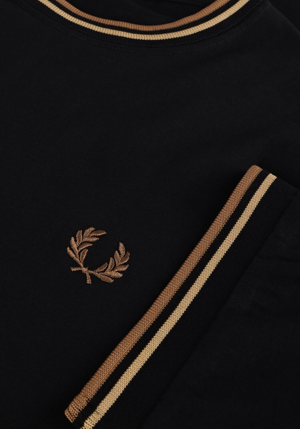 Schwarze FRED PERRY T-shirt TWIN TIPPED T-SHIRT - large