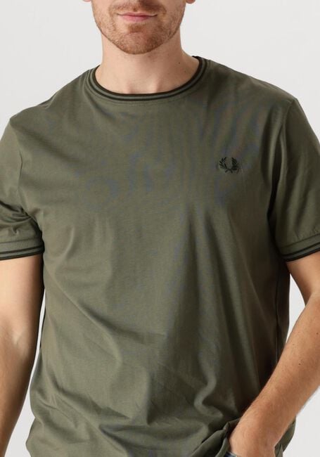 Gr&uuml;ne FRED PERRY Polo-Shirt TWIN TIPPED FRED PERRY SHIRT - large