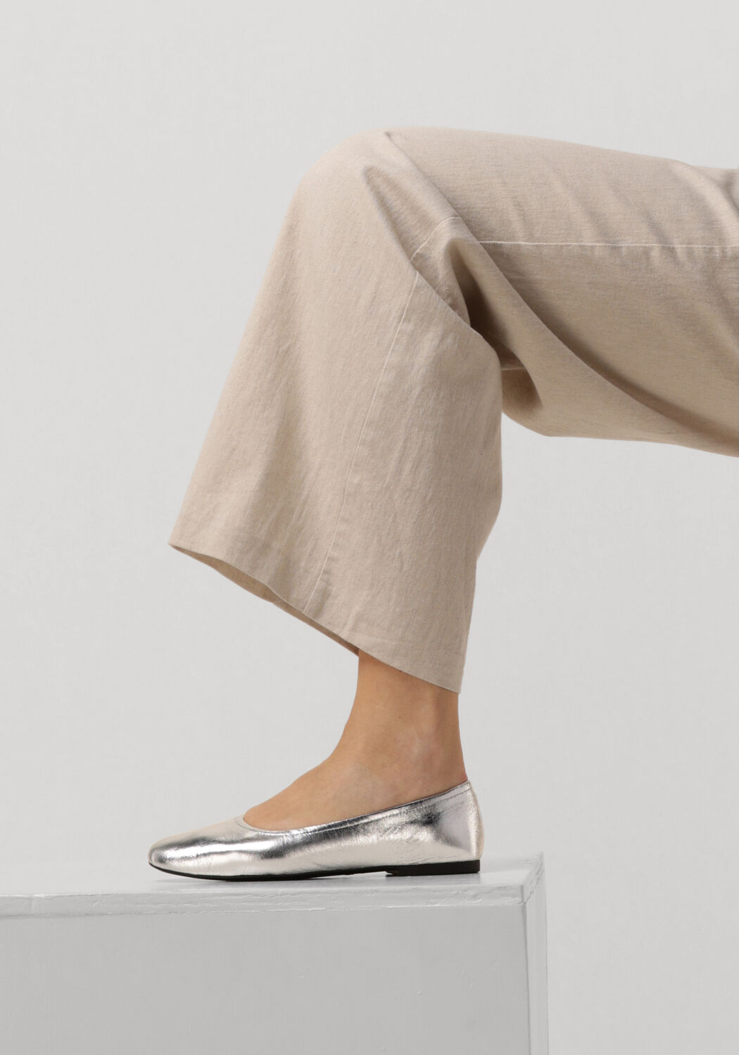 Silberne VAGABOND SHOEMAKERS Ballerinas JOLIN 083 - large