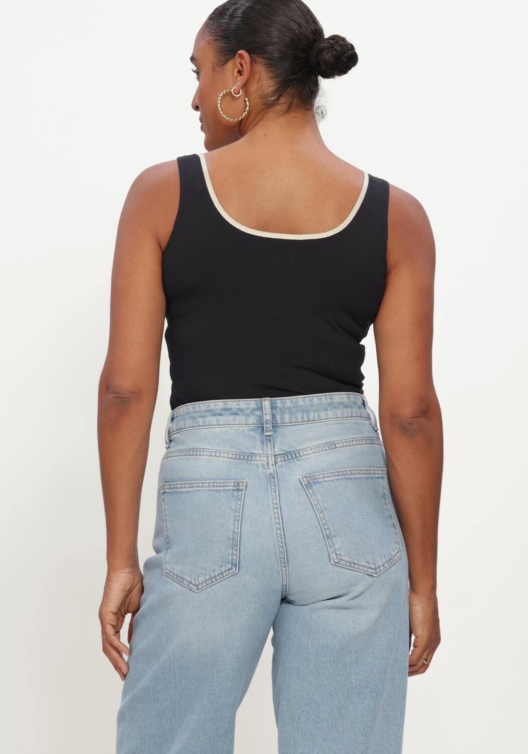Schwarze NUKUS Tops & T-shirts JUBA SINGLET - large