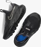Schwarze NIKE Sneaker low NIKE FLEX RUNNER 2 (PSV) - medium