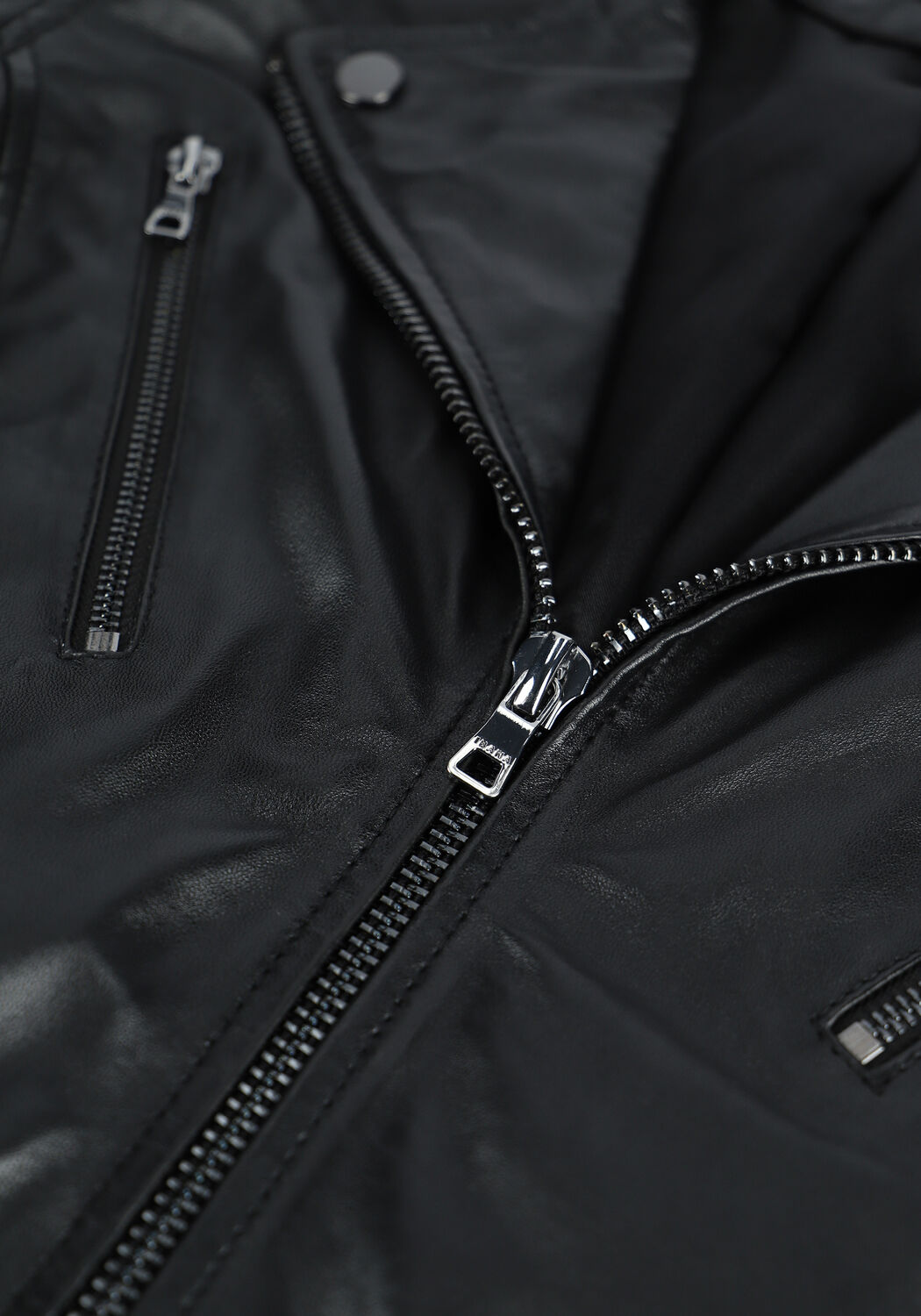 Schwarze IBANA Lederjack MOSS - large