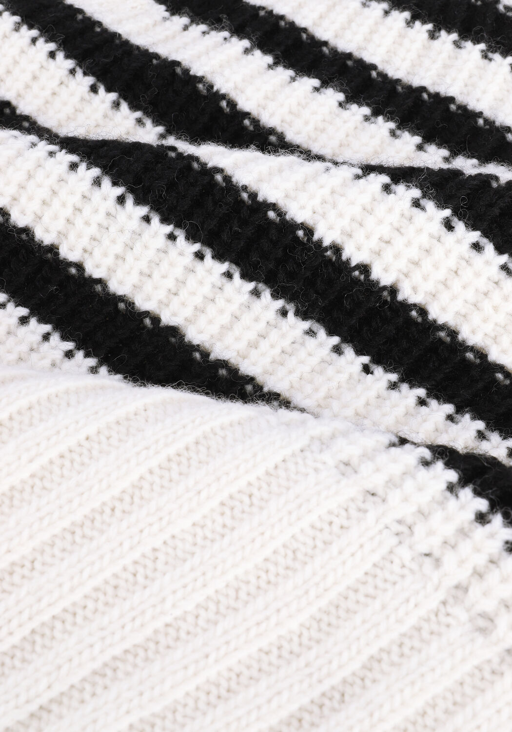 Schwarze LEVETE ROOM Pullover KALIMA 11 PULLOVER - large