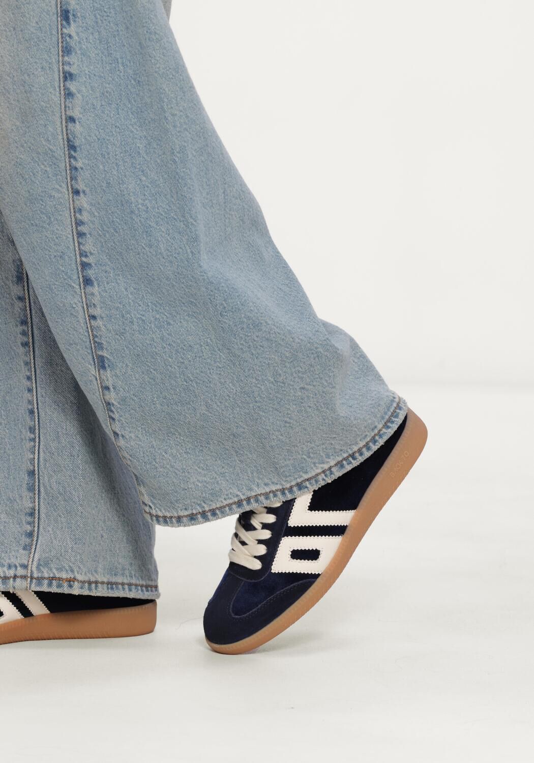 Blaue BACK70 Sneaker Low CLOUD - large