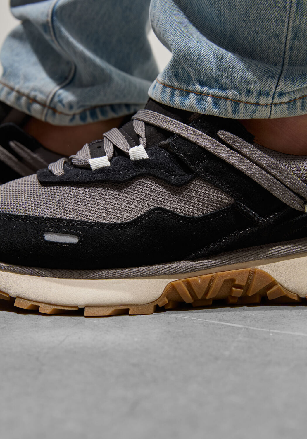 Schwarze UGG Sneaker M RETROFI LOW - large