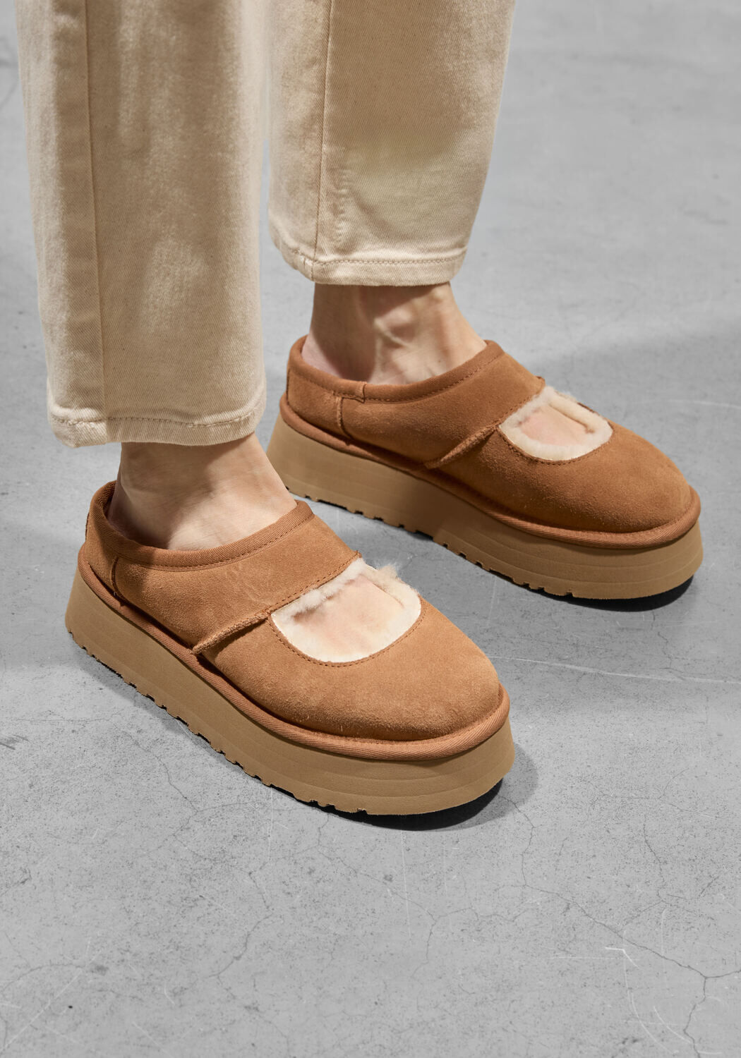 Camelfarbene UGG Slipper W BEA MARY JANE - medium