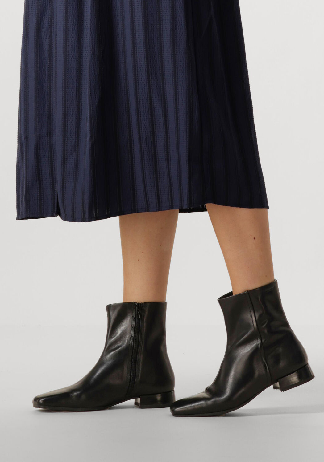 Schwarze VAGABOND SHOEMAKERS Stiefeletten MONA 5955 - large