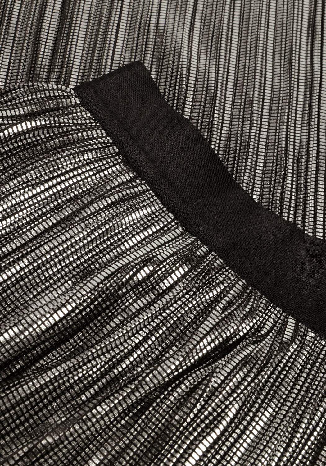 Silberne CO'COUTURE Maxirock RILEY METAL PLISSE SKIRT - large