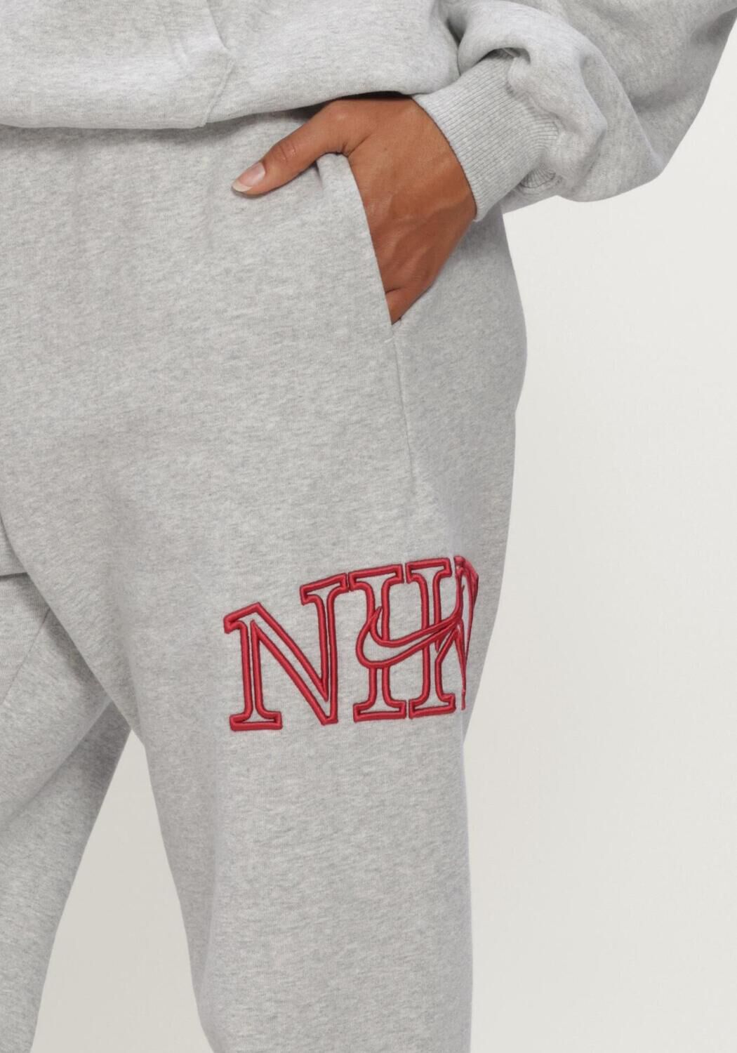 Hellgrau NIKE Jogginghose NIKE STUDIO FLEECE MIDDELZWAAR 'GRAPHIC PACK' - large