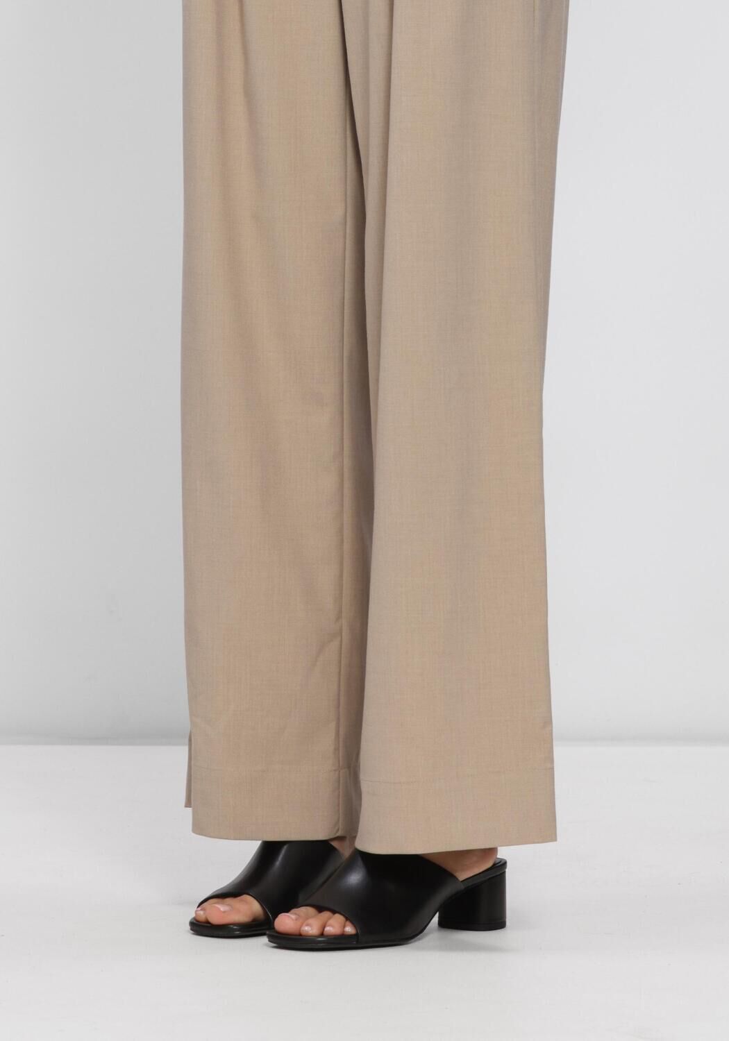 Schwarze VAGABOND SHOEMAKERS Mules PIPER - large